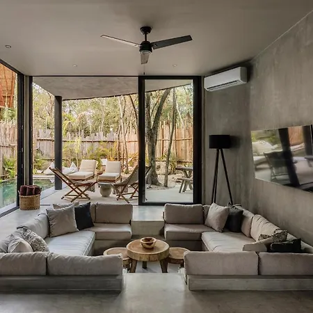 Casa Solara Sleeps 12 Beach Club Villa